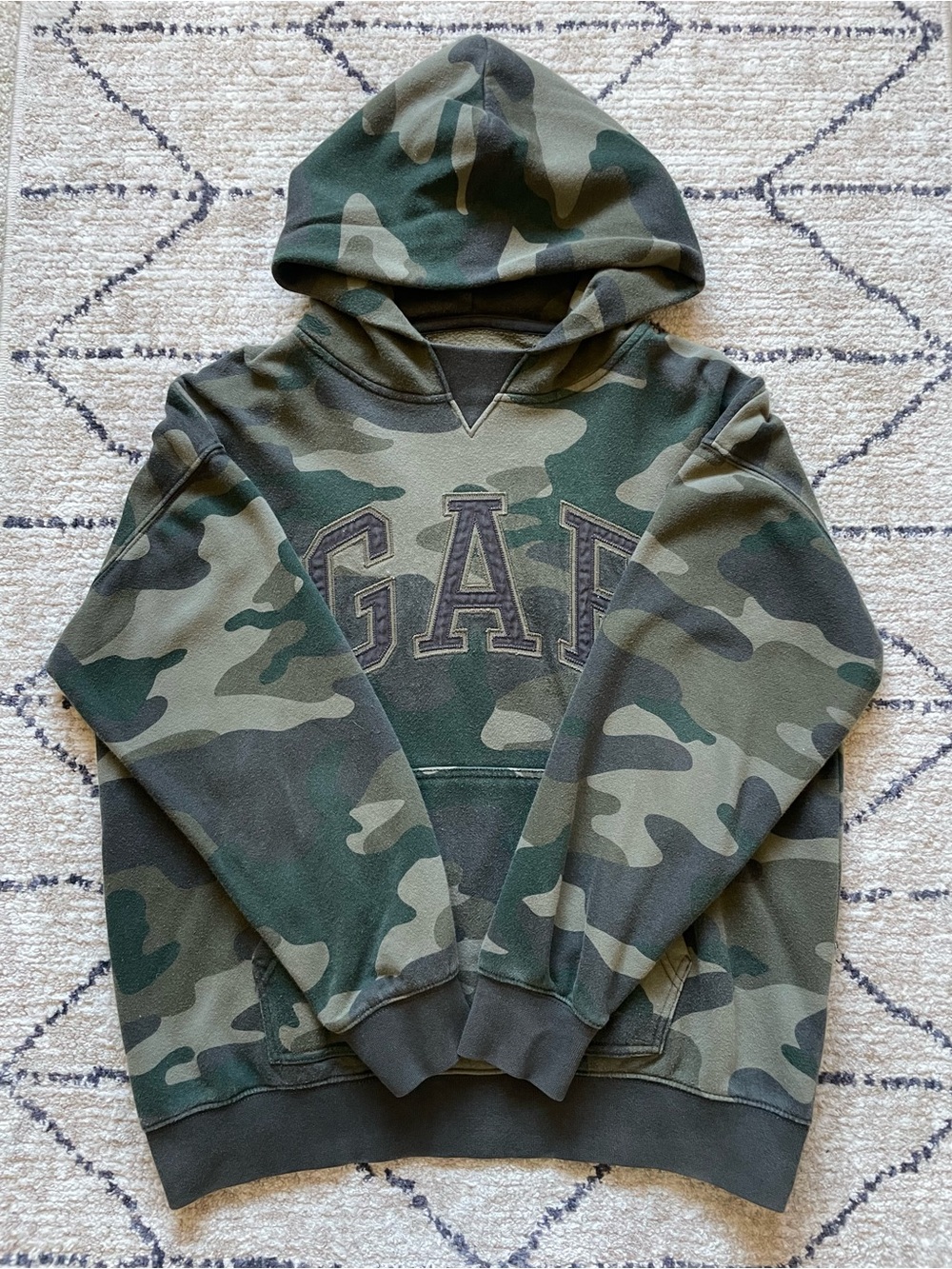 GAP Men's Crewneck Sweatshirt in Green Camo